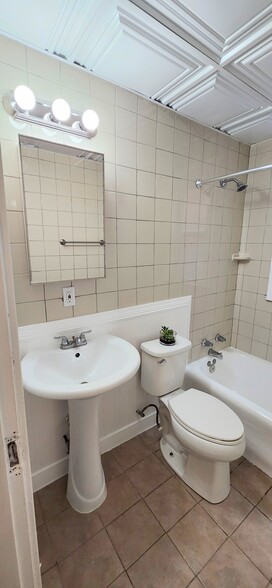 Building Photo - 5842 Goener Ave
