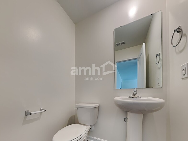 Building Photo - 1329 John Swann St