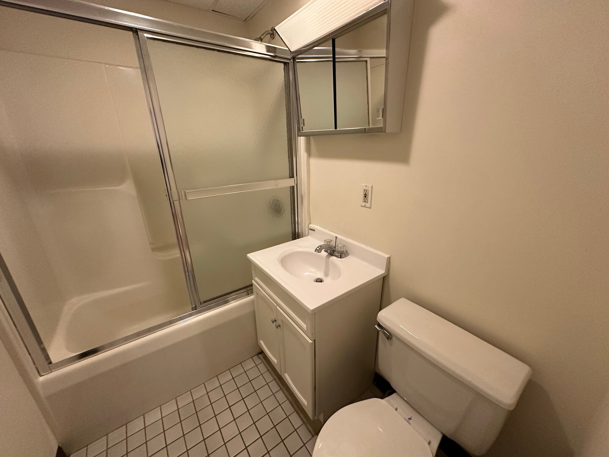 Building Photo - 79 Essex St