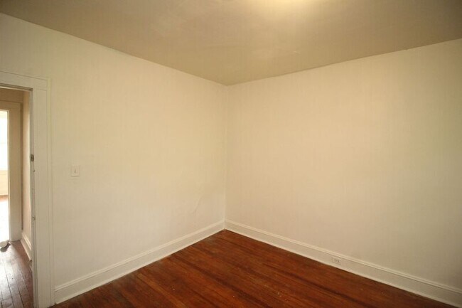 Building Photo - 3206 Guilford Ave