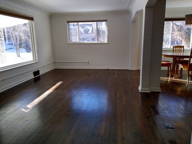 Building Photo - 2128 Hooker St