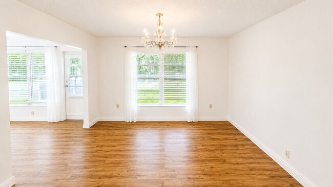 Building Photo - 1624 Whitehead Dr
