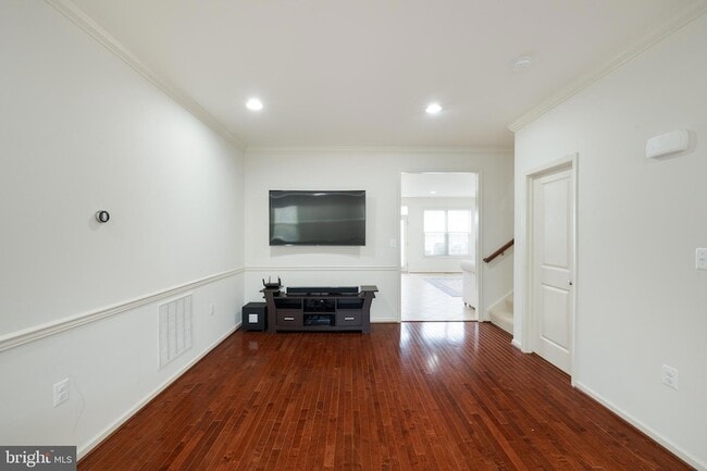 Building Photo - 42557 Dreamweaver Dr