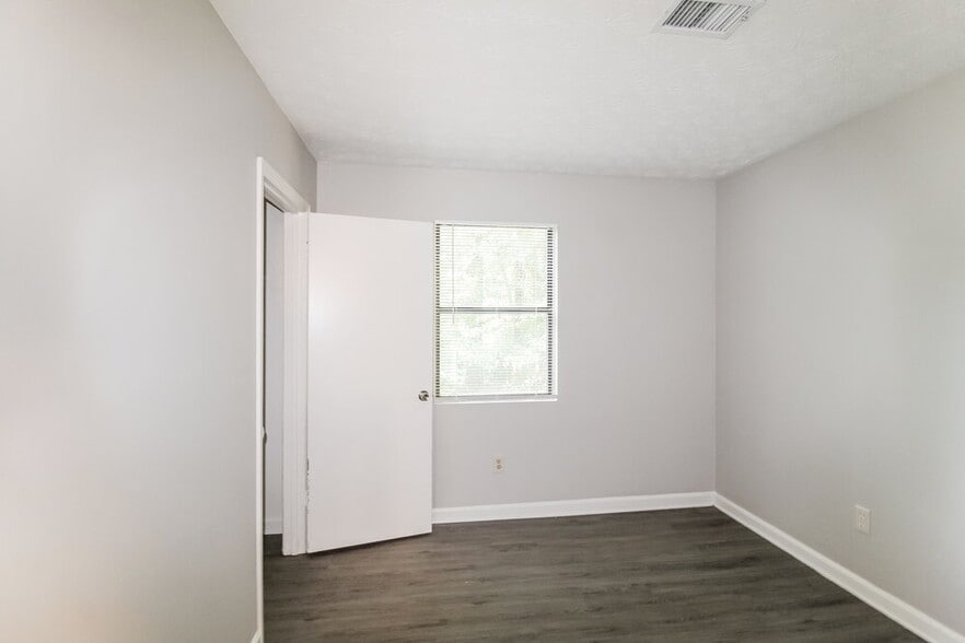 Building Photo - 2995 Arden Way SW