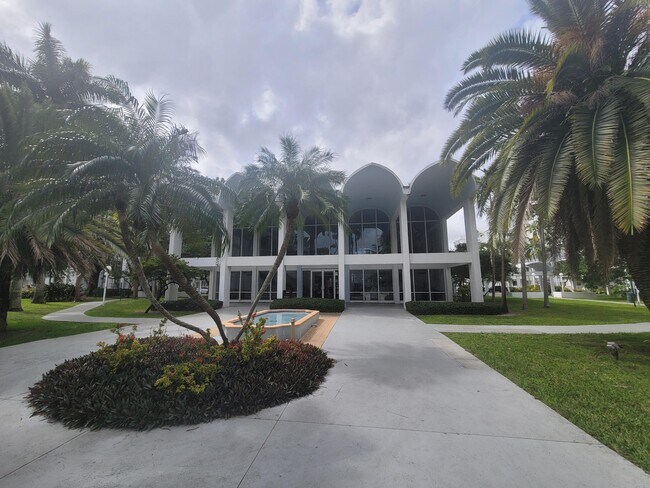 Building Photo - 488 NW 165th St