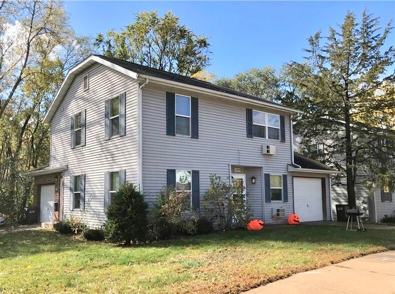 Primary Photo - 1025 E Madison St