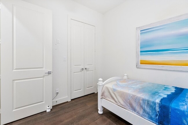 Building Photo - 15875 Spectrum Dr