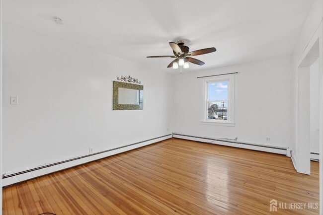 Building Photo - 47 Marion St