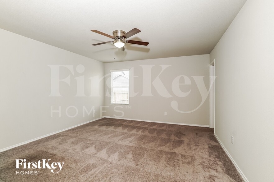 Building Photo - 10786 Prusiner Dr