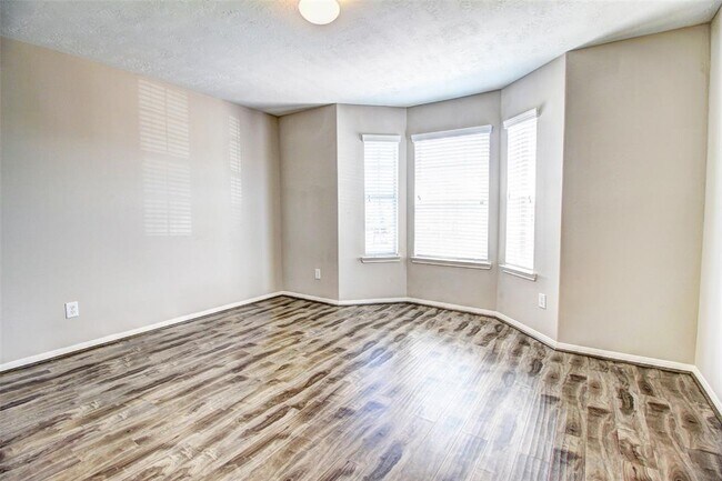 Building Photo - 17018 Midnight Sun Ln