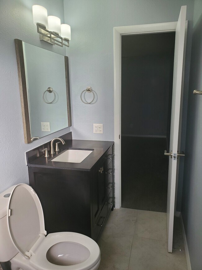 Master Bath - 2416 Wrld Pkwy Blvd