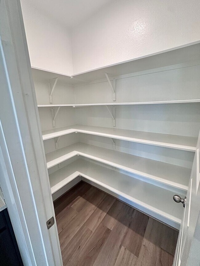 Building Photo - Modern 3-Bedroom, 2.5-Bathroom in Easton Park!