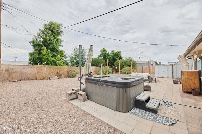 Building Photo - 5410 E University Dr