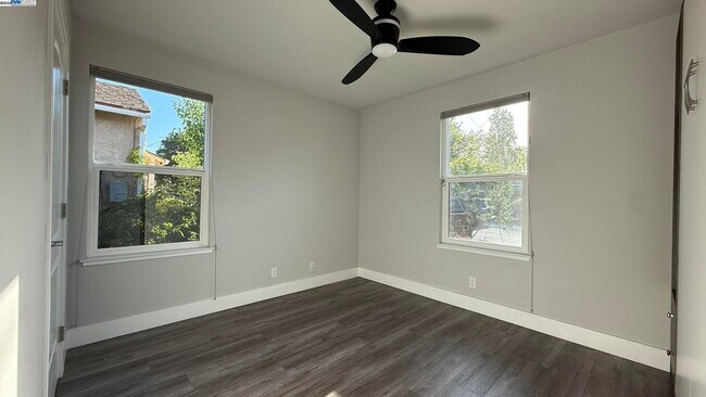 Building Photo - 338 Orchard Ave