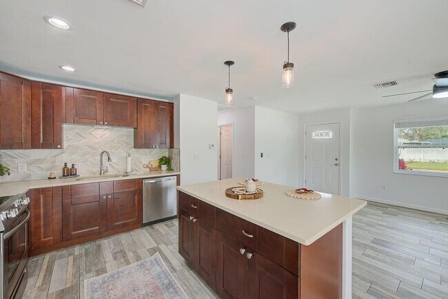 Building Photo - 2589 Sunny Breeze Ave