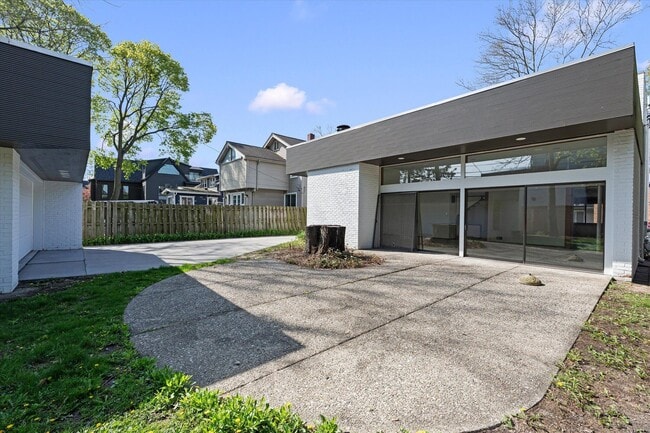 Building Photo - 709 Ann St