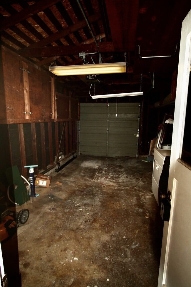 Building Photo - 2739 Kroy Way