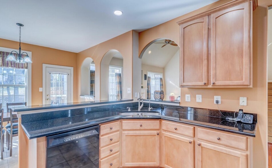Building Photo - 109 Quail Ct