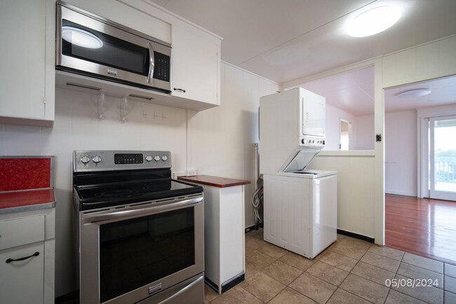 Building Photo - 3 Bed 1.5 Bath Single Family Home in Aiea ...