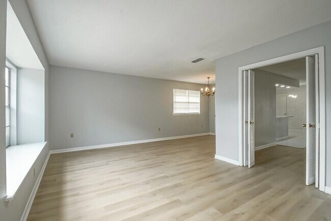Building Photo - 31 Antigua Dr