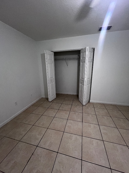 Building Photo - 1311 Emerald Terrace