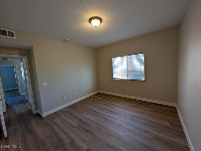 Building Photo - 1050 E Cactus Ave