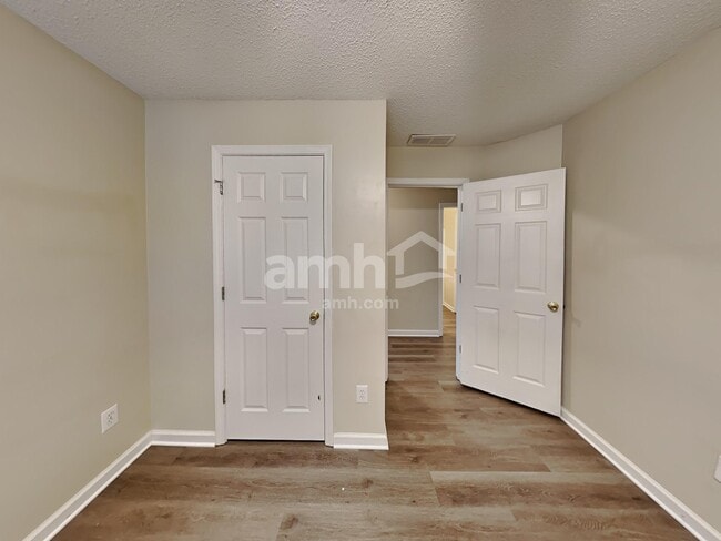 Building Photo - 4440 Grove Dr NW