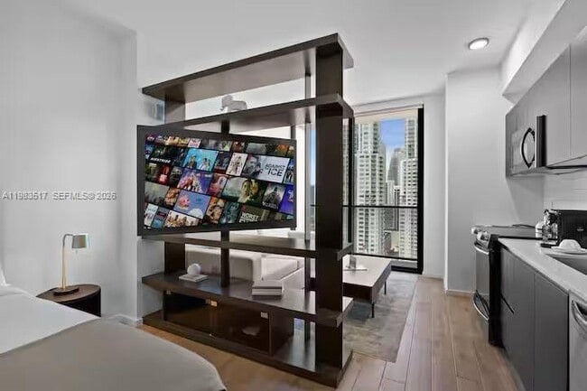 Building Photo - 398 NE 5th St