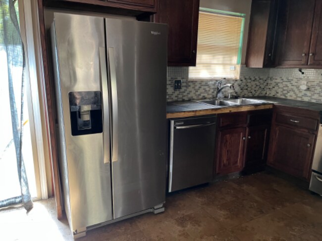 Building Photo - 10 Northhaven Pl