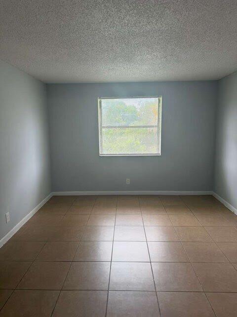 Building Photo - 4839 Arjaro Dr