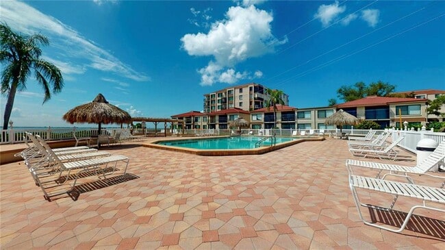 Building Photo - 6218 Palma Del Mar Blvd S
