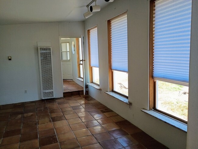 Building Photo - 1203 Agua Fria St