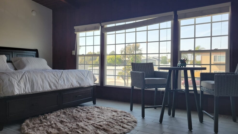 Building Photo - 1430 Manhattan Beach Blvd