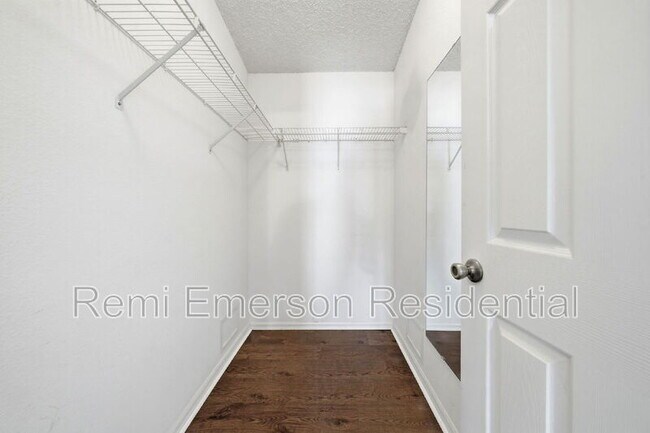 Building Photo - 2727 Mayer St