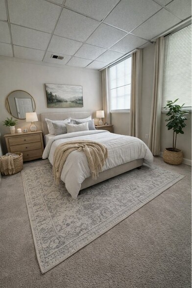 Building Photo - 475 York Rd