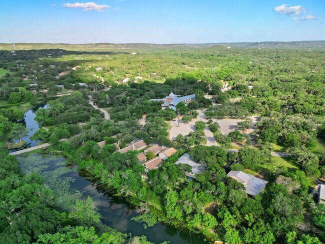 Building Photo - 202 Woodcreek Dr