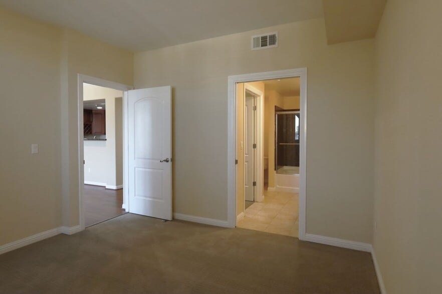 Building Photo - 2260 Gellert Blvd