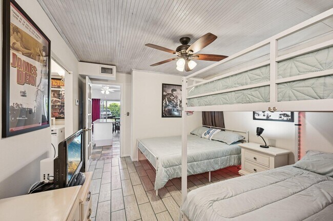 Building Photo - 11000 S Ocean Dr