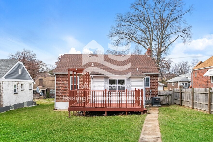 Building Photo - 2370 S Milton Ave