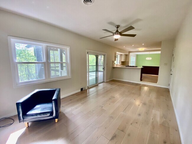 Building Photo - East AVL - Mid Century Modern Beauty in Bo...
