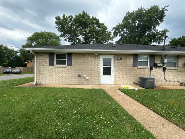 Building Photo - Newly Renovated Home in a Prime Location!