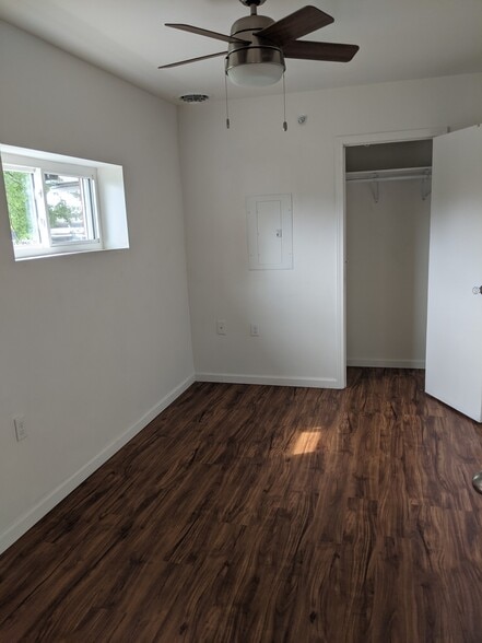 Unit 4 Bedroom - 518 N State St