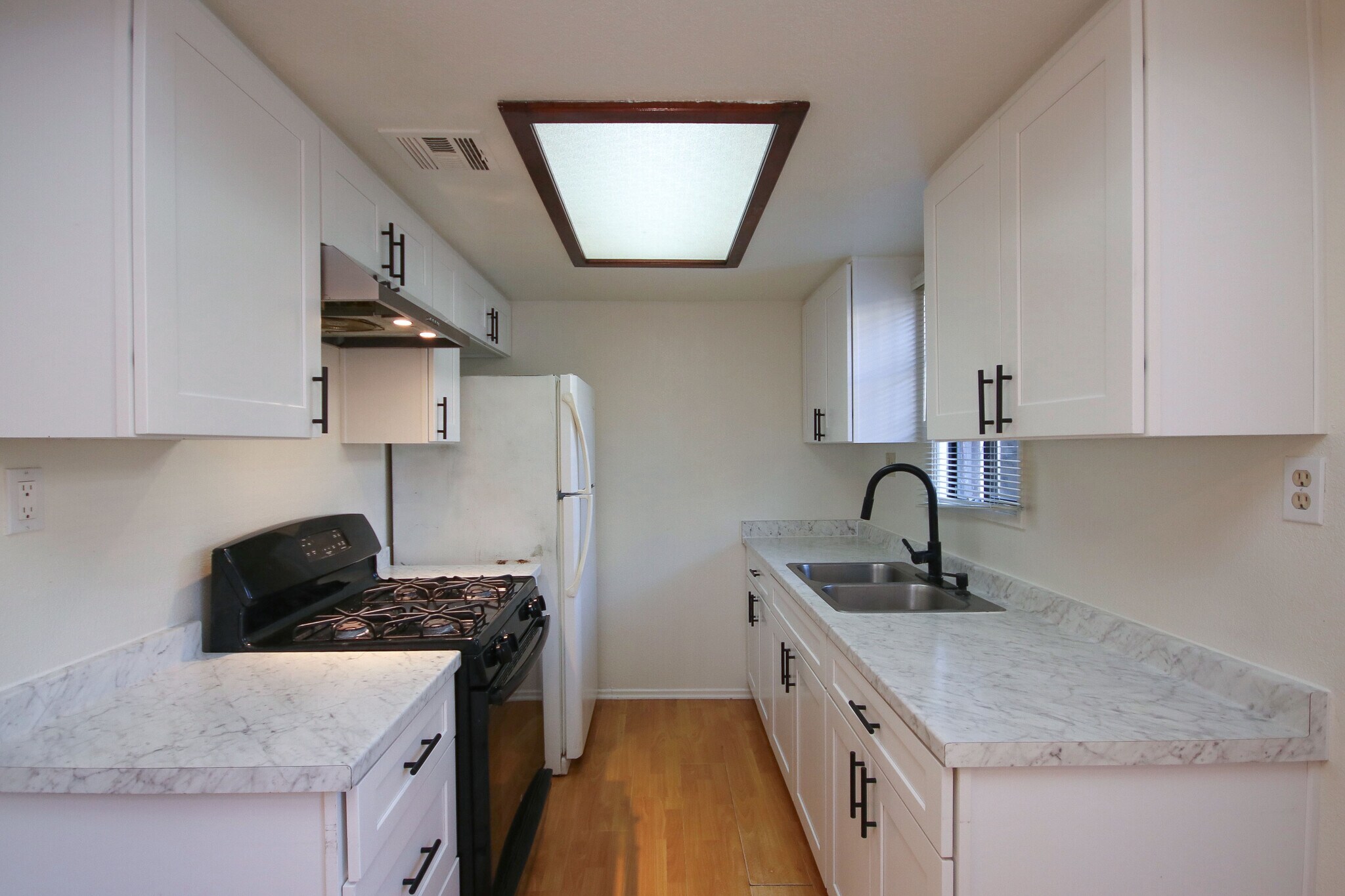 Building Photo - 74 S Meridith Ave