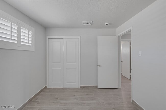 Building Photo - 1720 Eastwood Dr