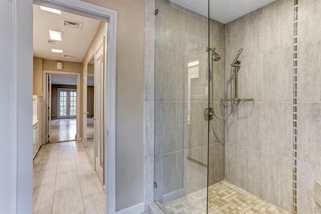 Building Photo - 14 Woodstone St