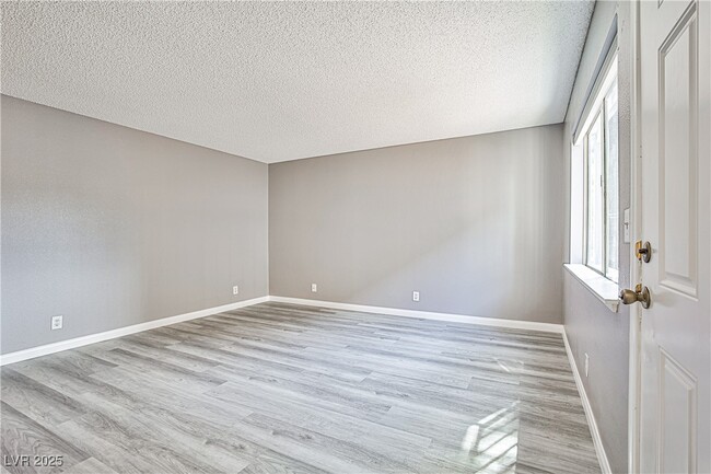 Building Photo - 4280 Tara Ave