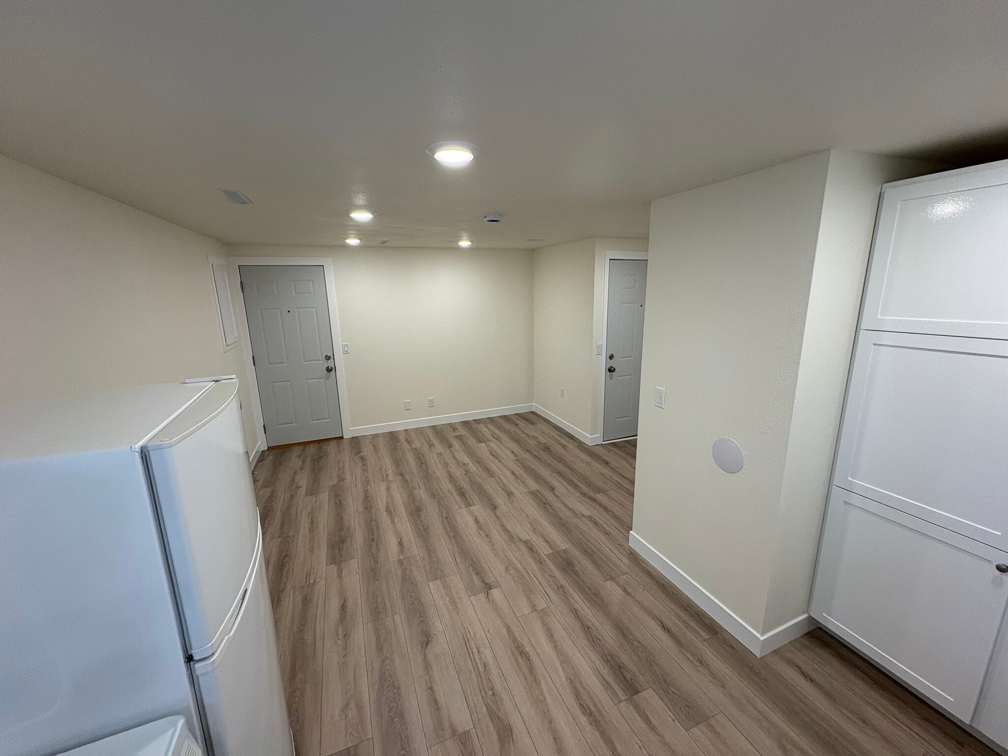 Building Photo - 6120 Strathmore Ln