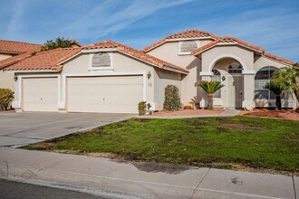 Building Photo - Beautifully Updated 4-Bedroom Home with Easy Access to Loop 101!