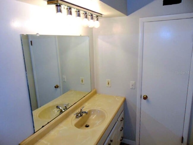 Building Photo - 217 Debby Ct