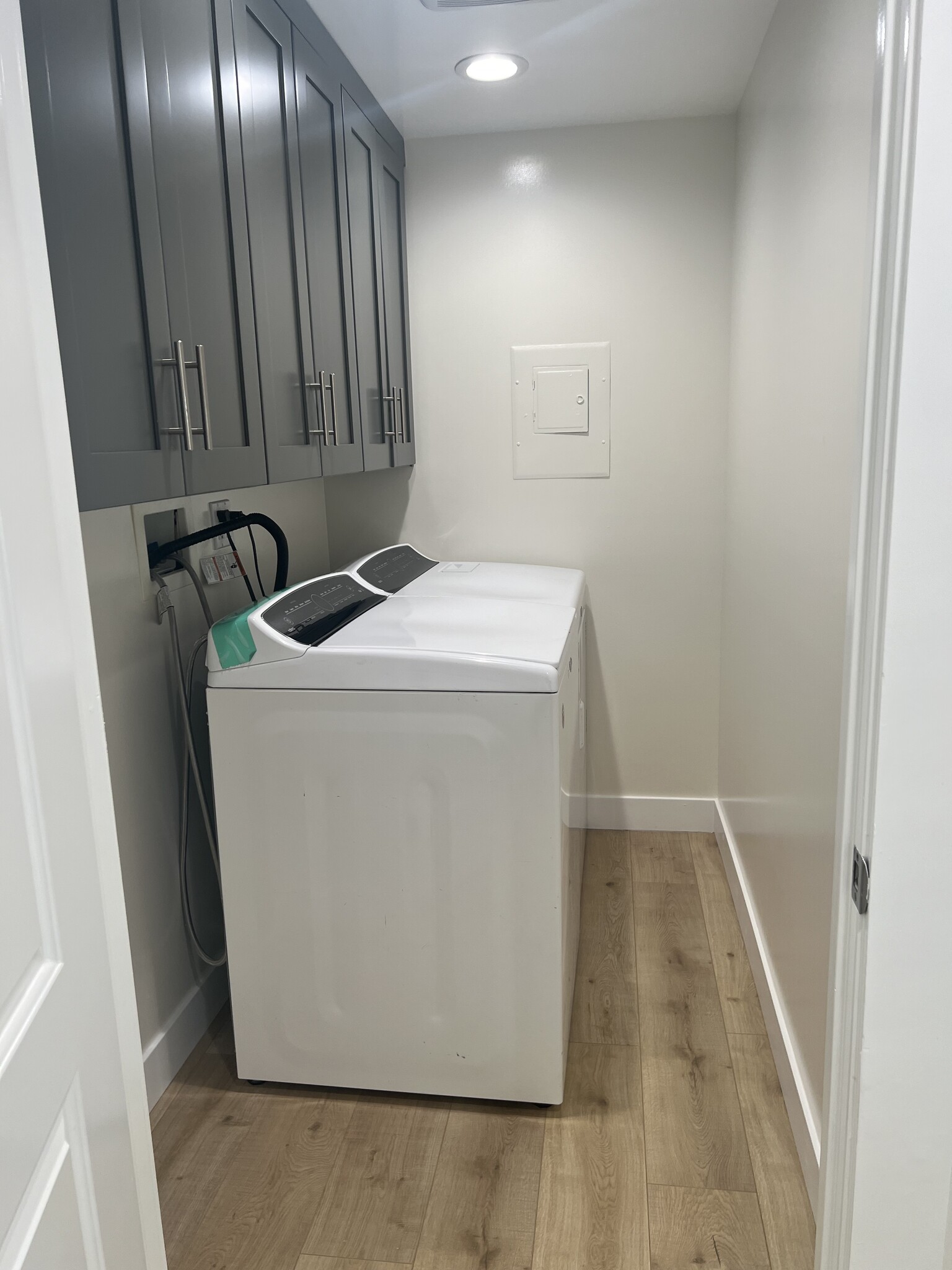 Laundry Room - 17527 Tribune St